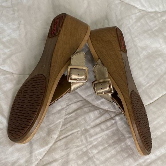 Vionic Orthoheel Technology Snake Print Sandals.Size 7. see video - Picture 3 of 13